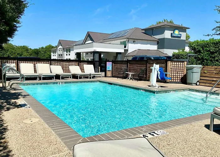 Days Inn By Wyndham Arlington